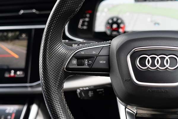2021 Audi Q7 50 TDI S line 4M