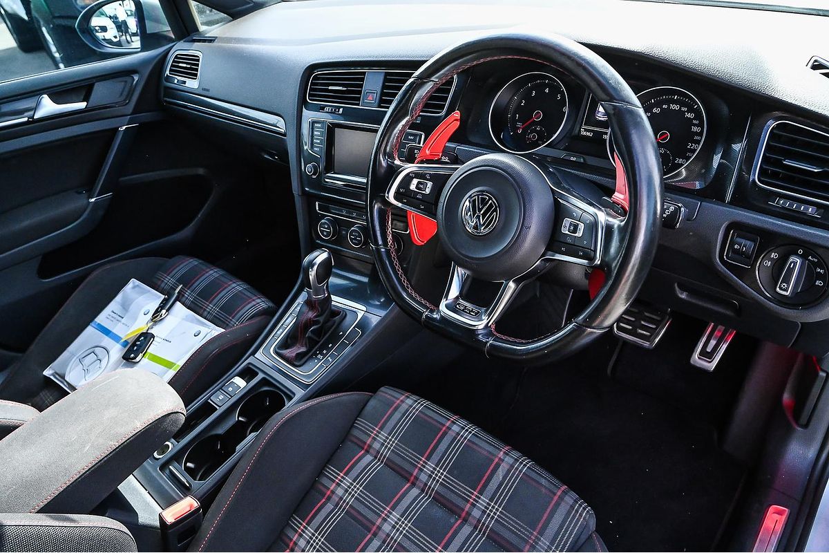 2015 Volkswagen Golf GTI 7