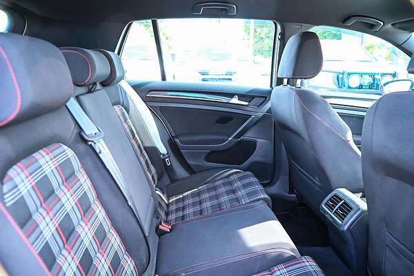 2015 Volkswagen Golf GTI 7