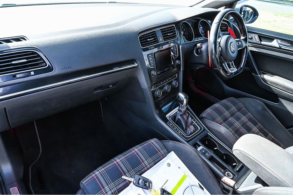 2015 Volkswagen Golf GTI 7