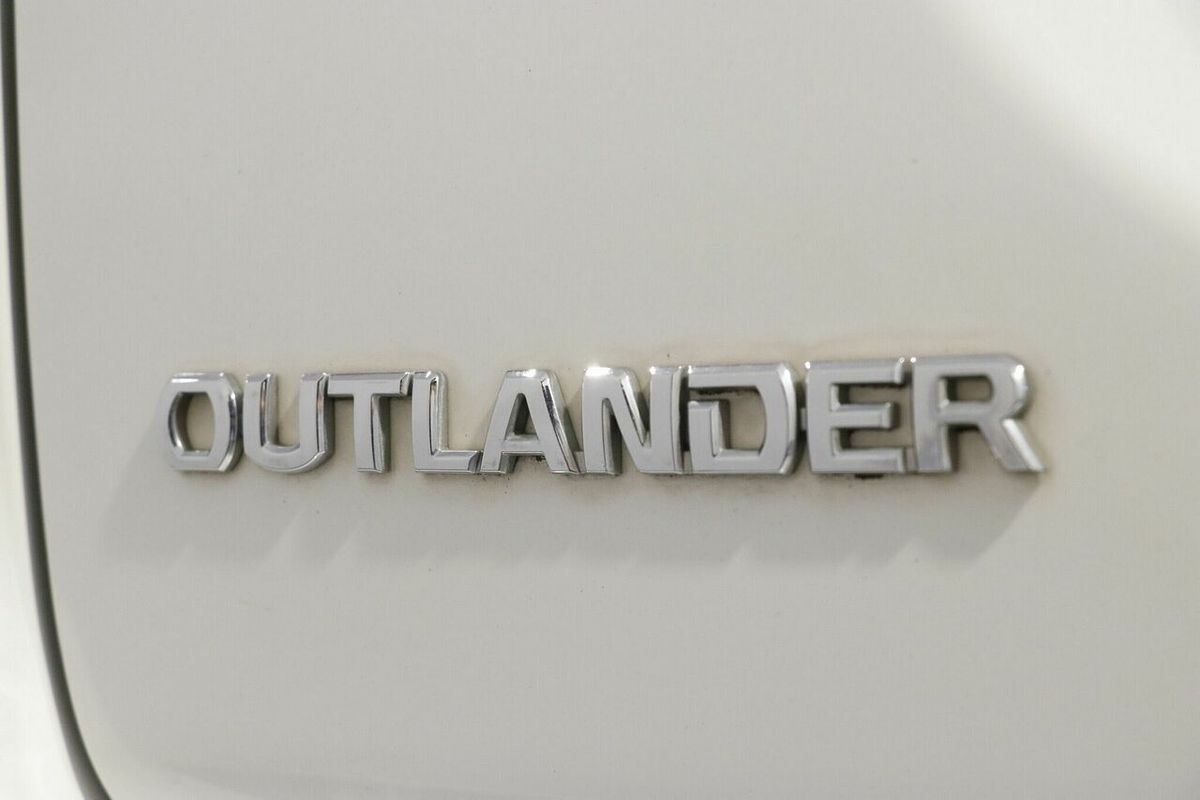 2016 Mitsubishi Outlander LS Safety Pack ZK