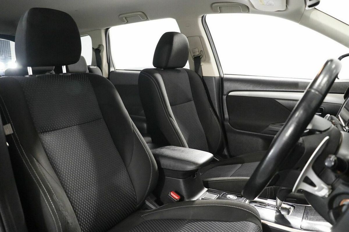 2016 Mitsubishi Outlander LS Safety Pack ZK