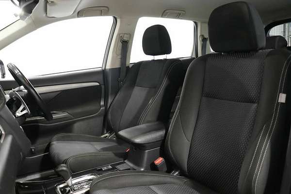 2016 Mitsubishi Outlander LS Safety Pack ZK