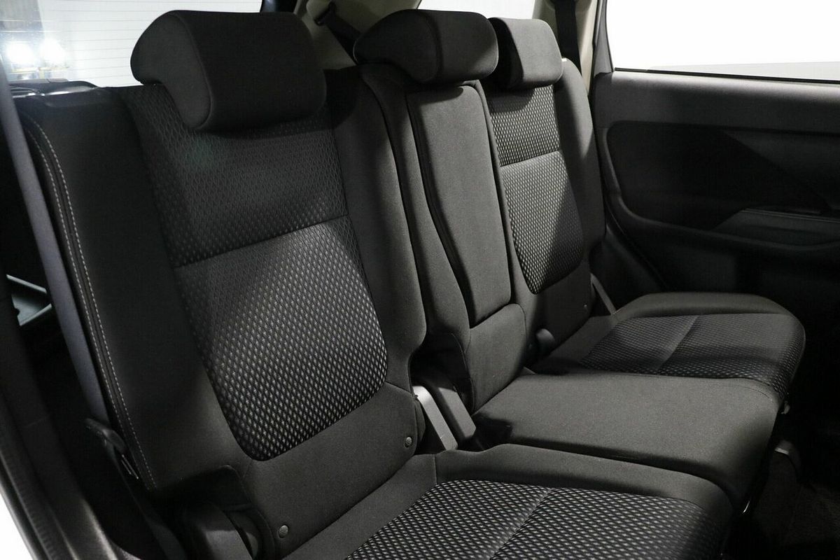 2016 Mitsubishi Outlander LS Safety Pack ZK