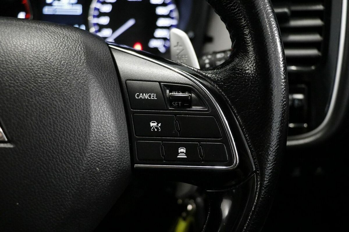 2016 Mitsubishi Outlander LS Safety Pack ZK