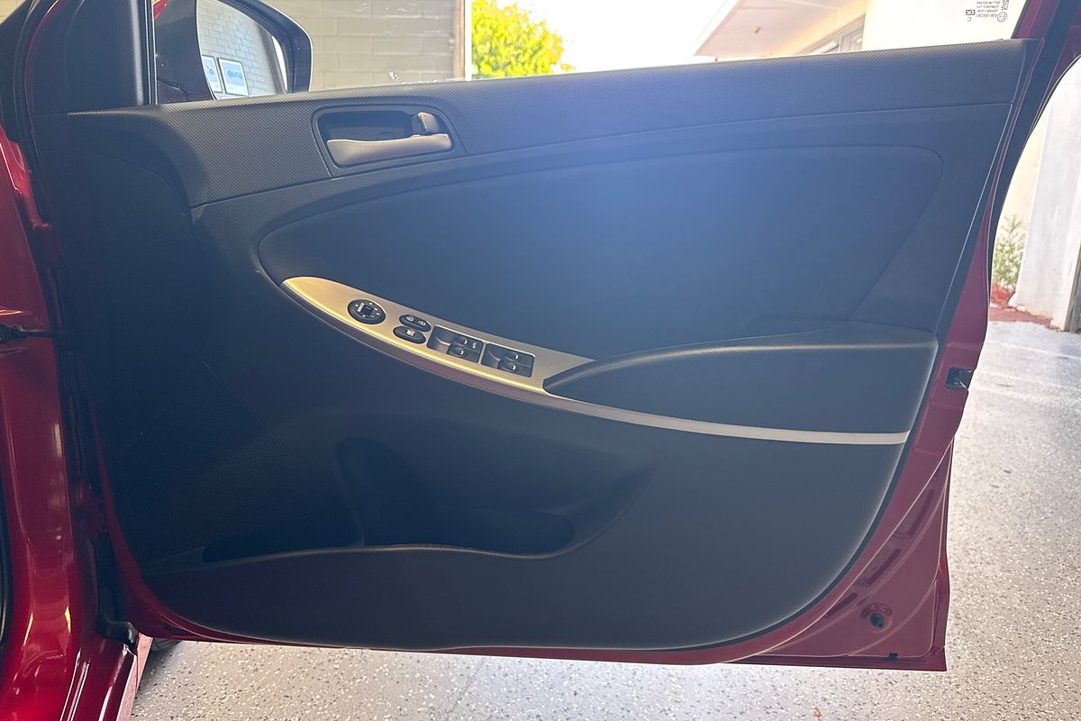 2019 Hyundai Accent Sport RB6