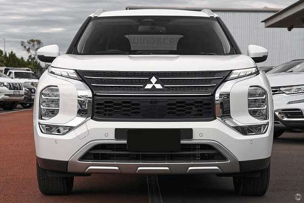 2024 Mitsubishi Outlander LS ZM