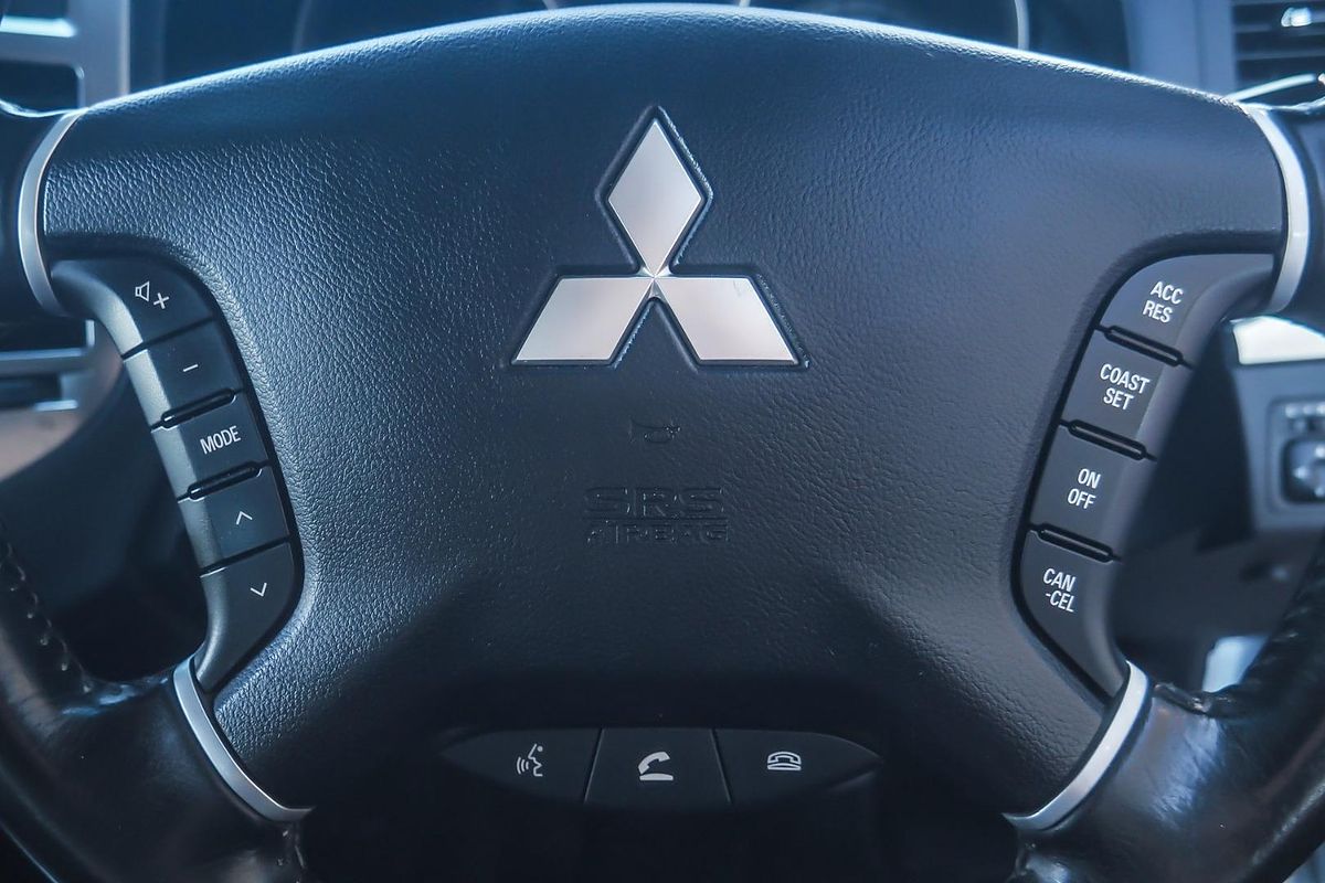 2015 Mitsubishi Pajero GLX NX