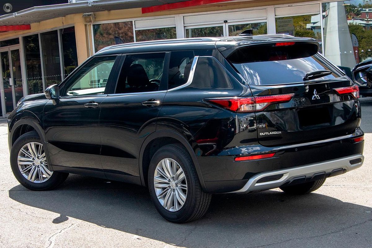 2025 Mitsubishi Outlander LS ZM