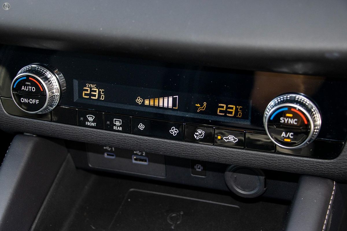 2025 Mitsubishi Outlander LS ZM