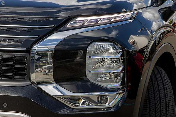 2025 Mitsubishi Outlander LS ZM