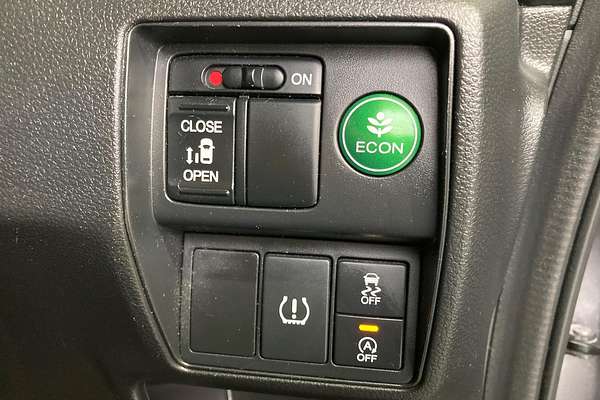 2015 Honda Odyssey VTi 5th Gen