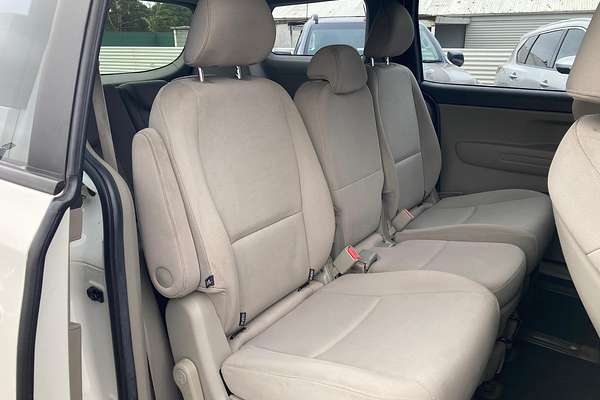 2015 Kia Carnival S YP