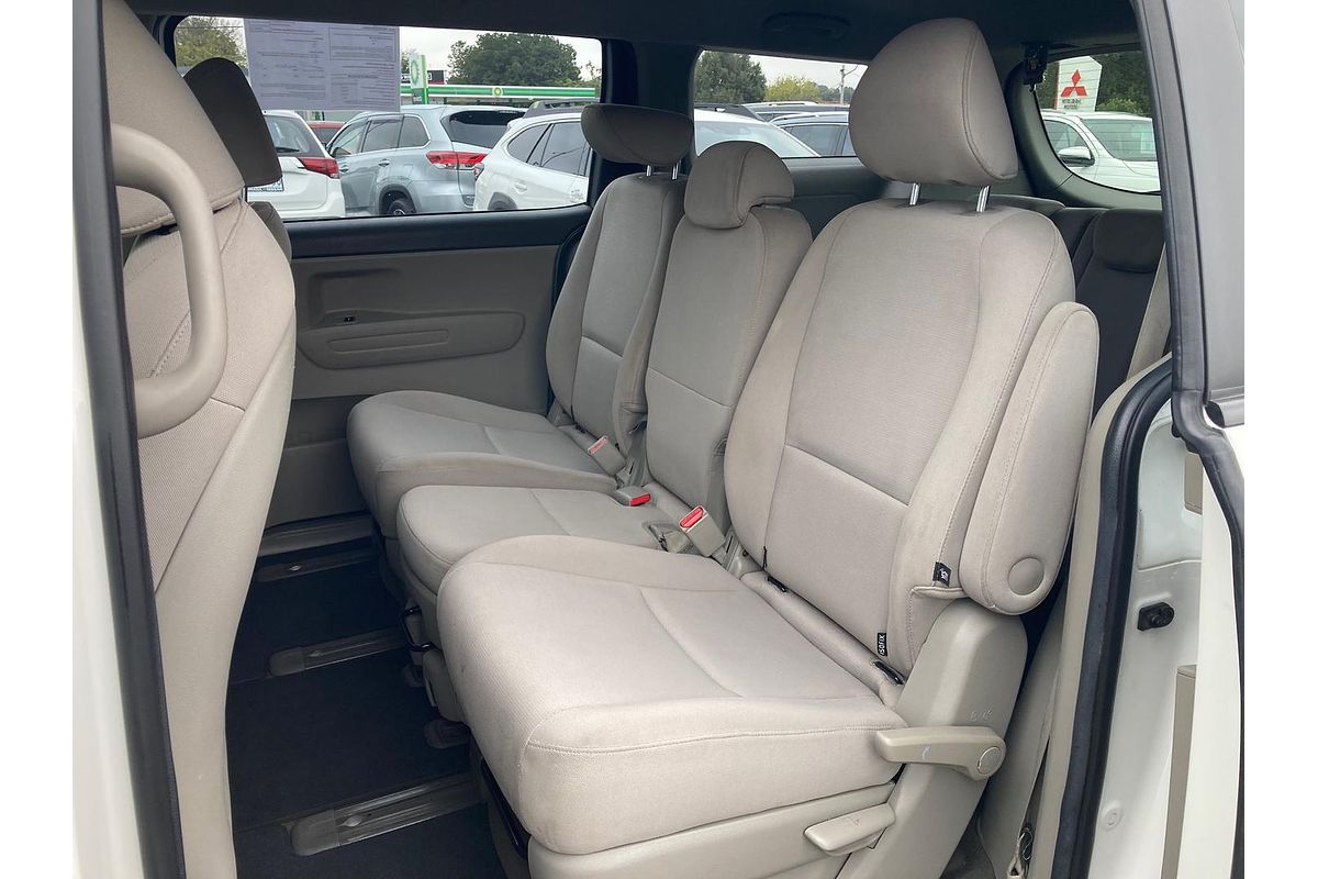 2015 Kia Carnival S YP
