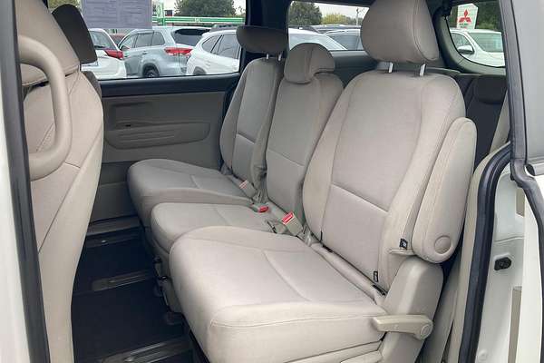 2015 Kia Carnival S YP
