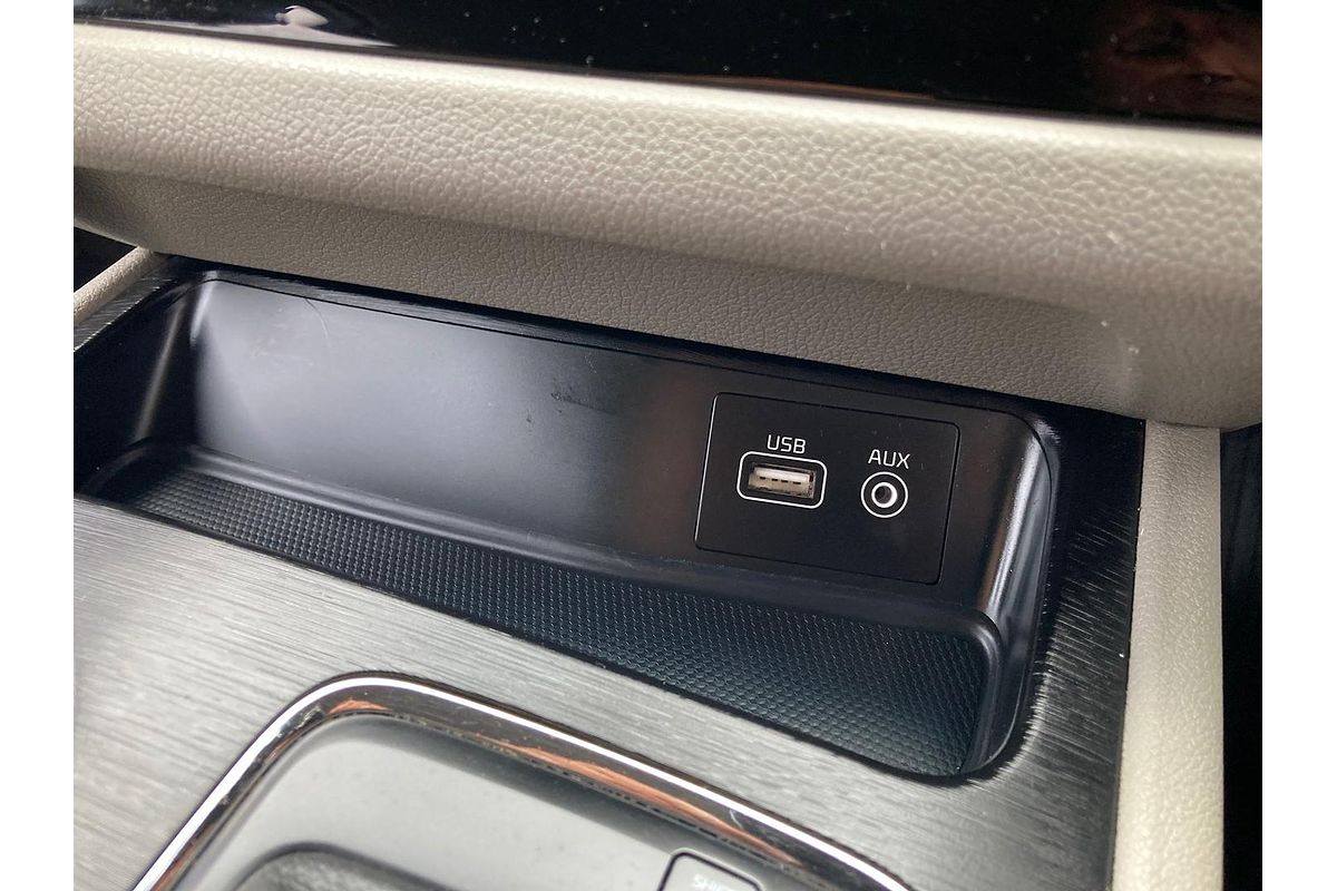 2015 Kia Carnival S YP