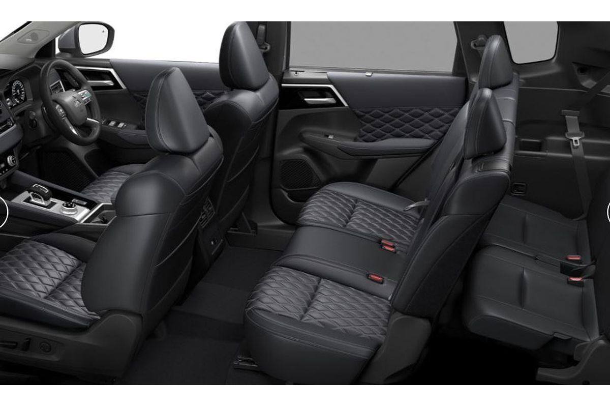 2025 Mitsubishi Outlander Exceed ZM