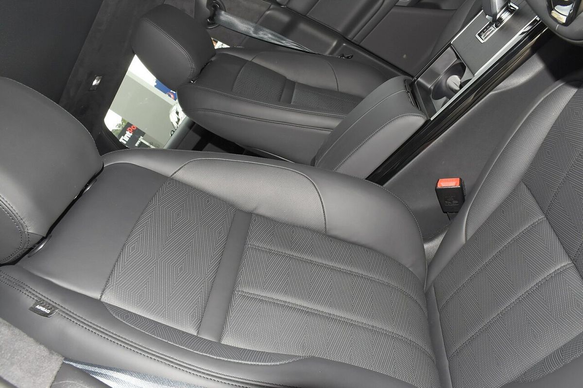 2025 Land Rover Range Rover Evoque P300e Autobiography L551