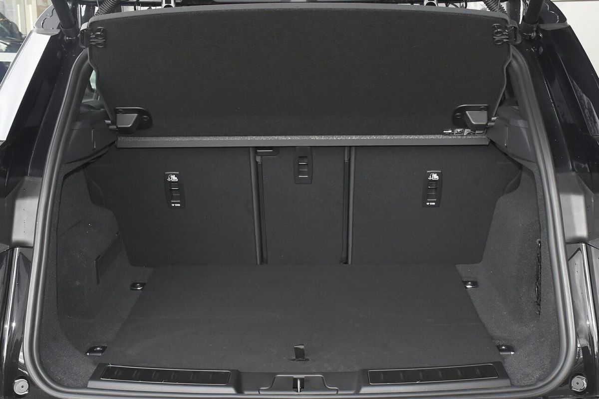 2025 Land Rover Range Rover Evoque P300e Autobiography L551