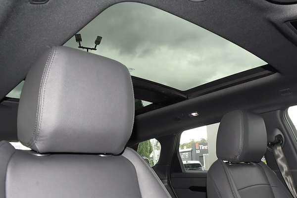 2025 Land Rover Range Rover Evoque P250 Dynamic SE L551
