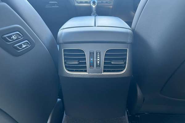 2015 Hyundai Genesis Ultimate Pack DH