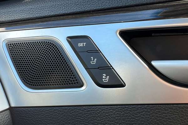 2015 Hyundai Genesis Ultimate Pack DH