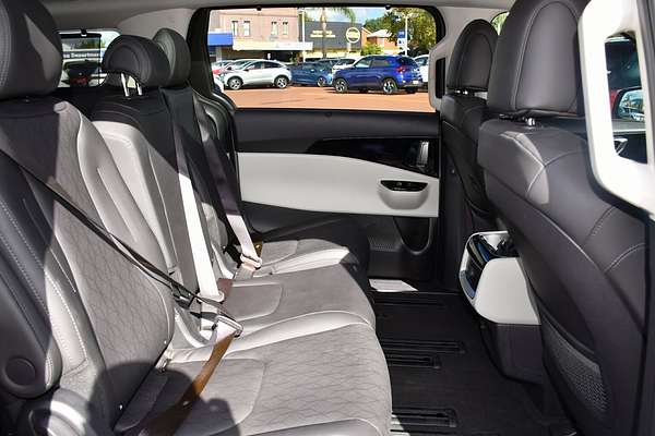 2023 Kia Carnival Platinum KA4