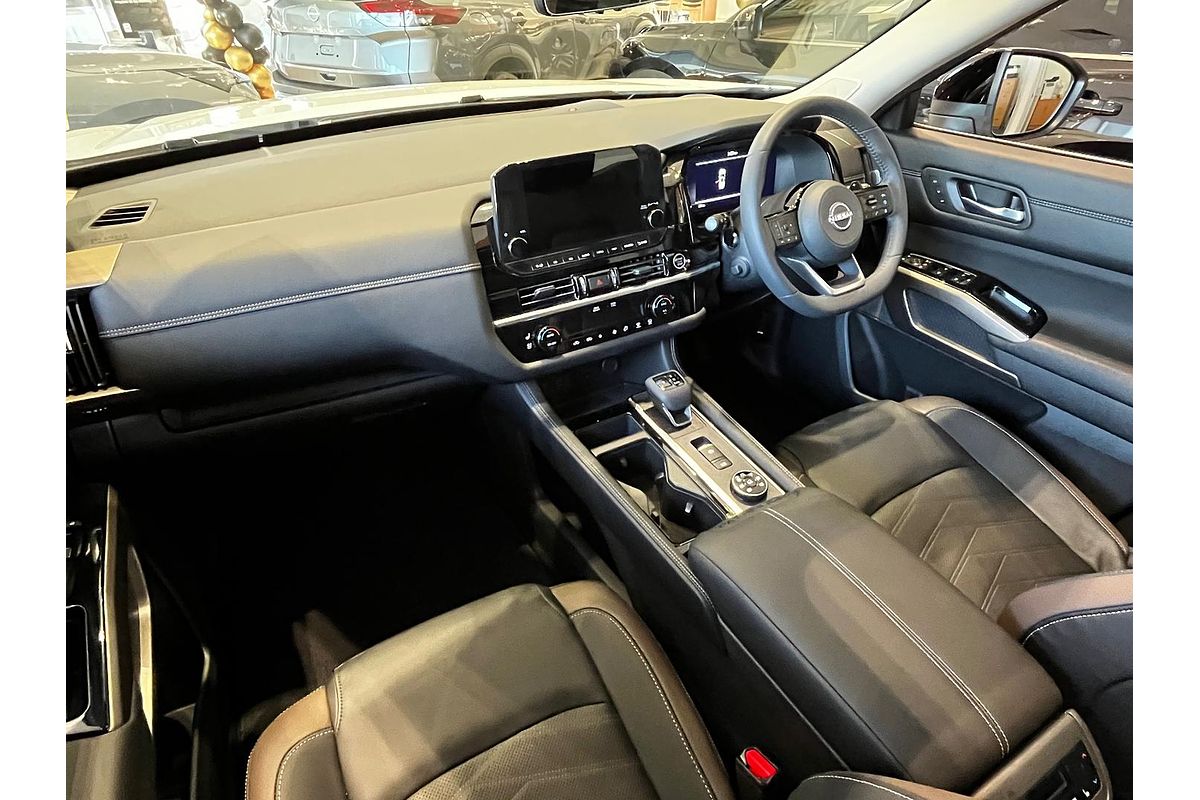 2025 Nissan Pathfinder Ti-L R53