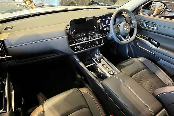 2025 Nissan Pathfinder Ti-L R53