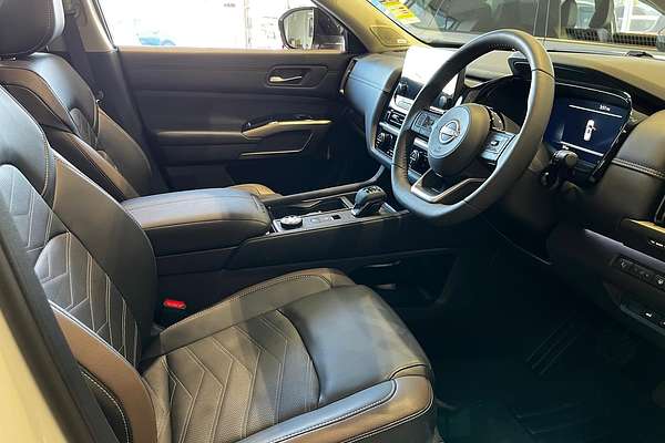2025 Nissan Pathfinder Ti-L R53