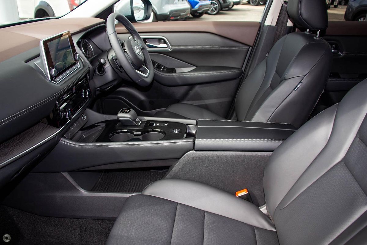 2024 Nissan X-TRAIL ST-L T33