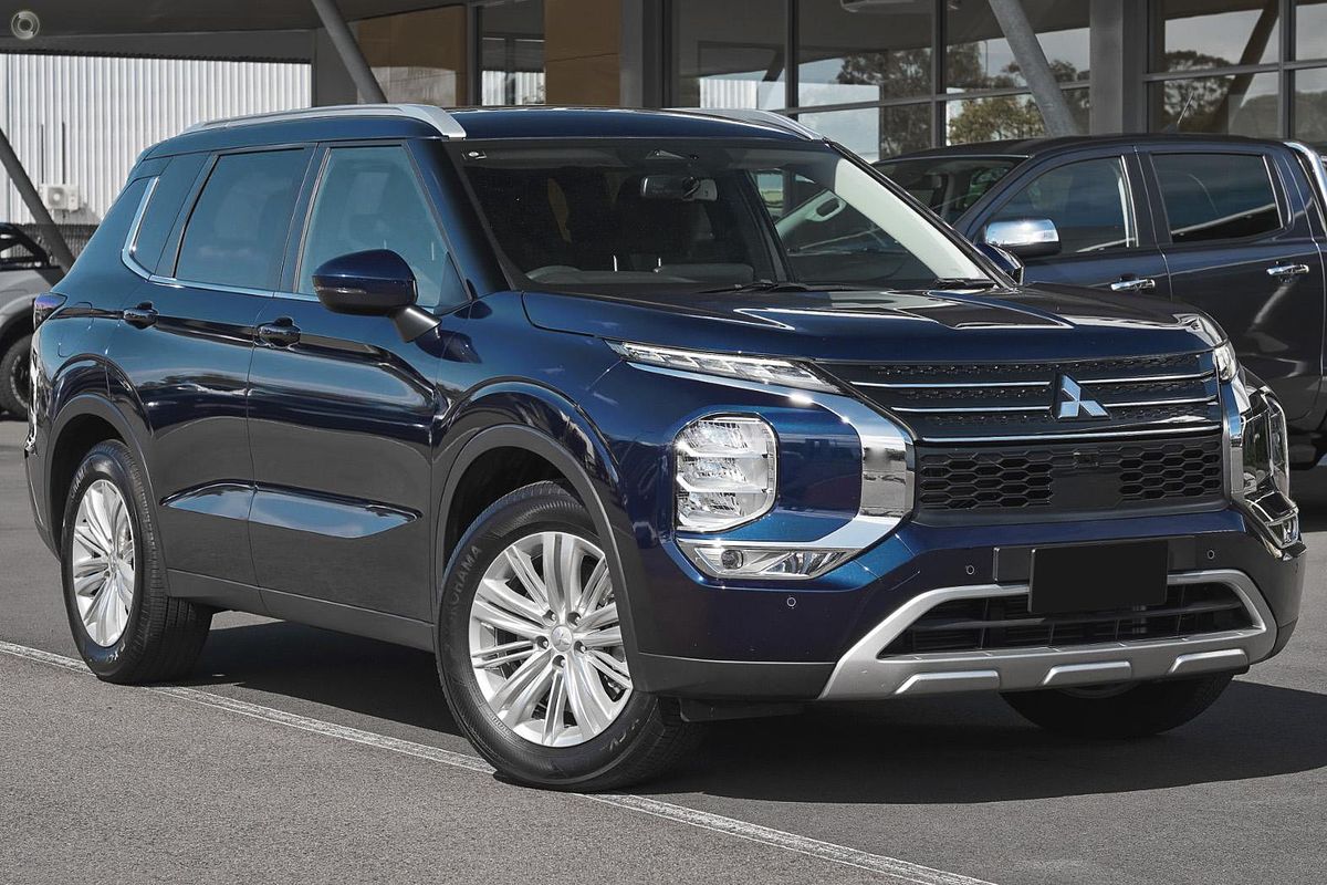 2025 Mitsubishi Outlander LS ZM