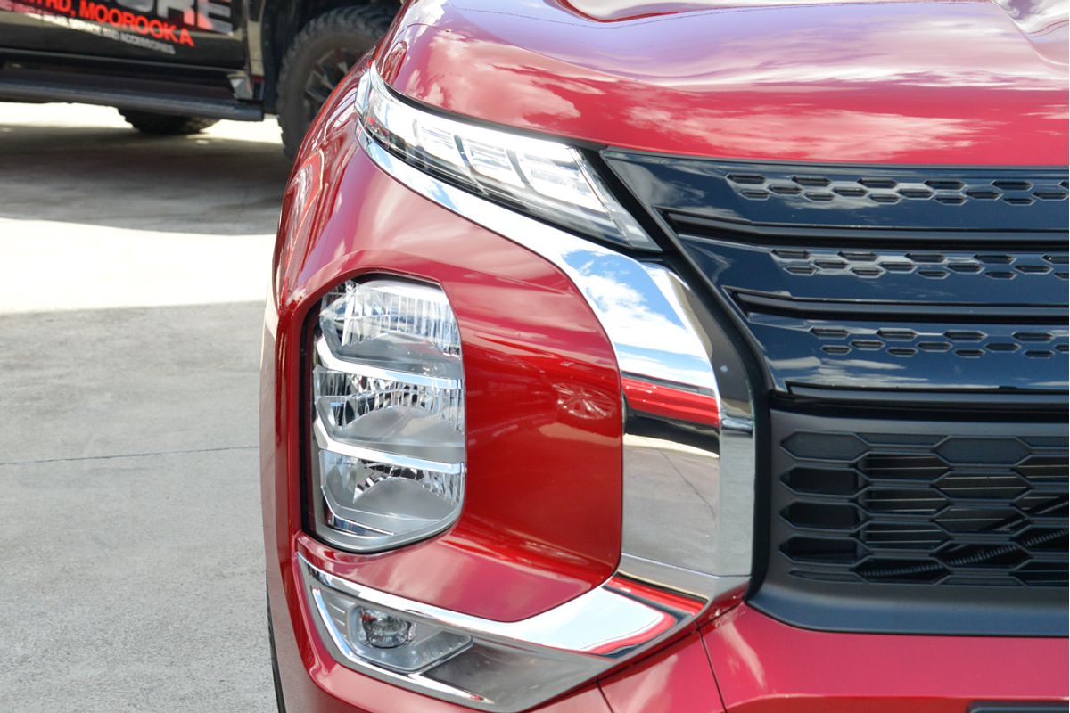 2024 Mitsubishi Outlander Black Edition ZM