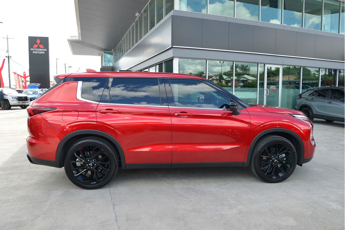2024 Mitsubishi Outlander Black Edition ZM