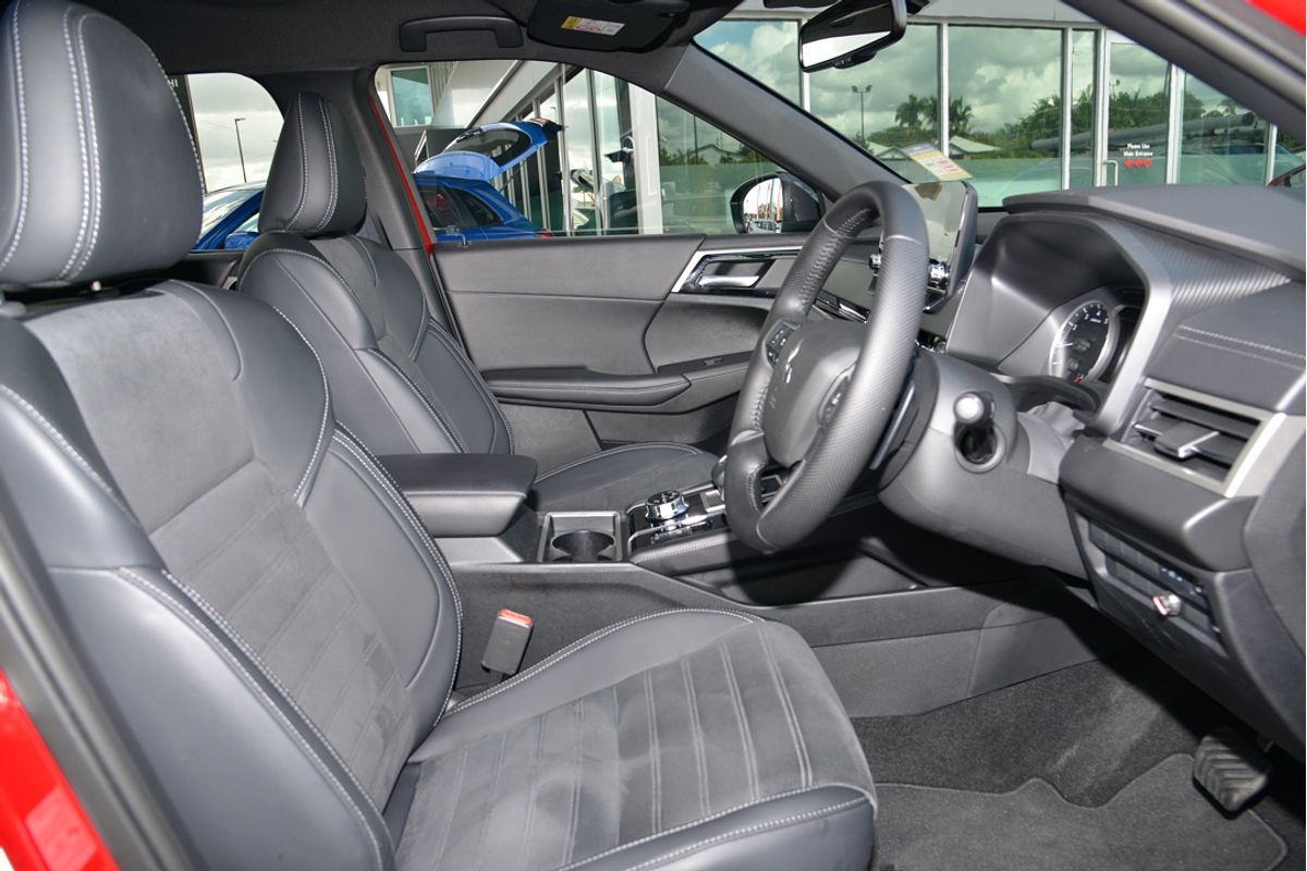 2024 Mitsubishi Outlander Black Edition ZM