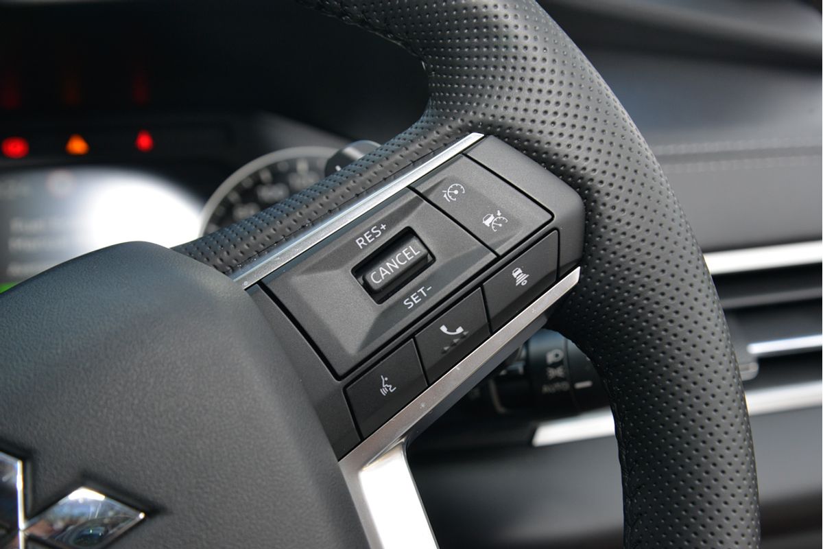2024 Mitsubishi Outlander Black Edition ZM