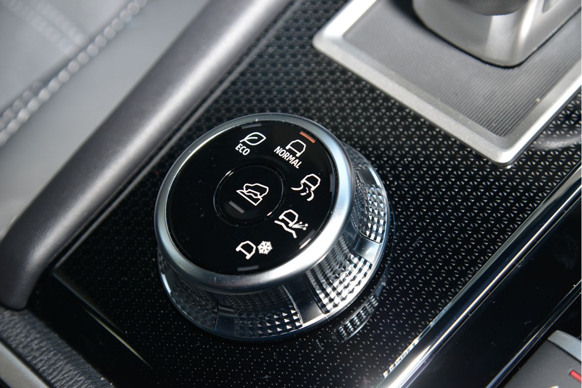 2024 Mitsubishi Outlander Black Edition ZM