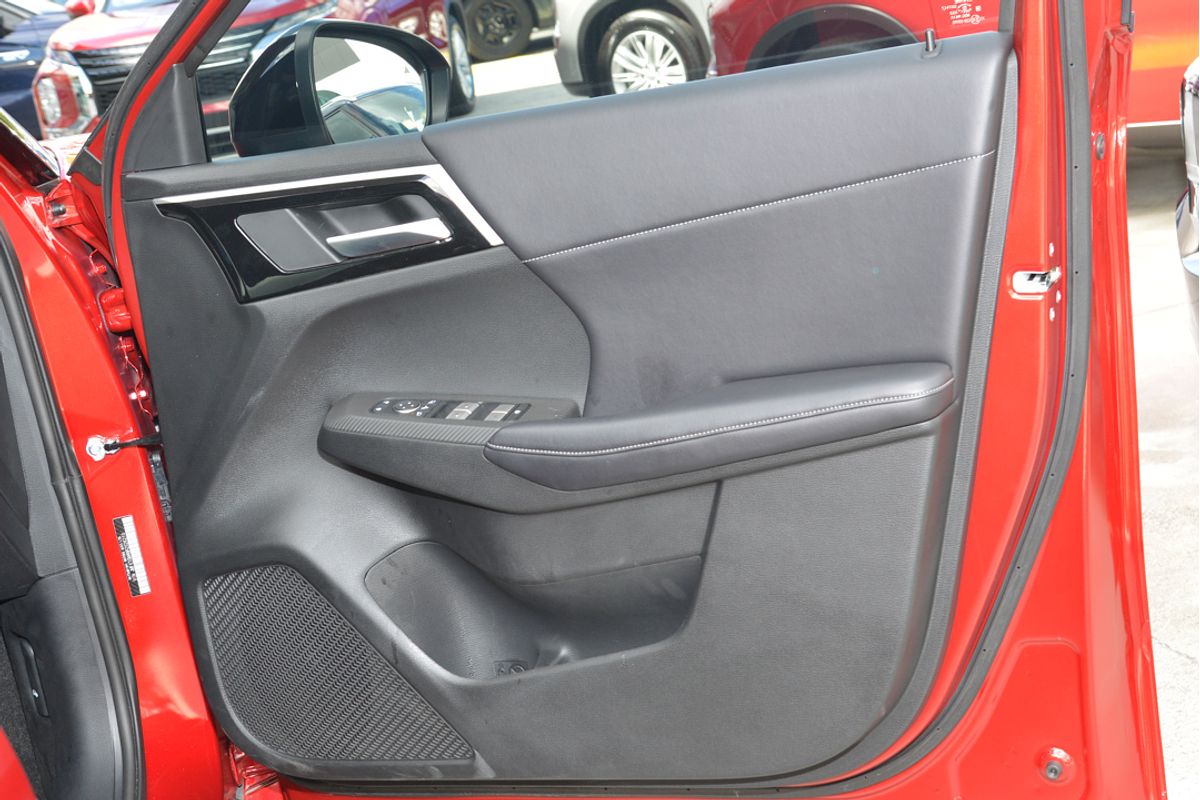2024 Mitsubishi Outlander Black Edition ZM