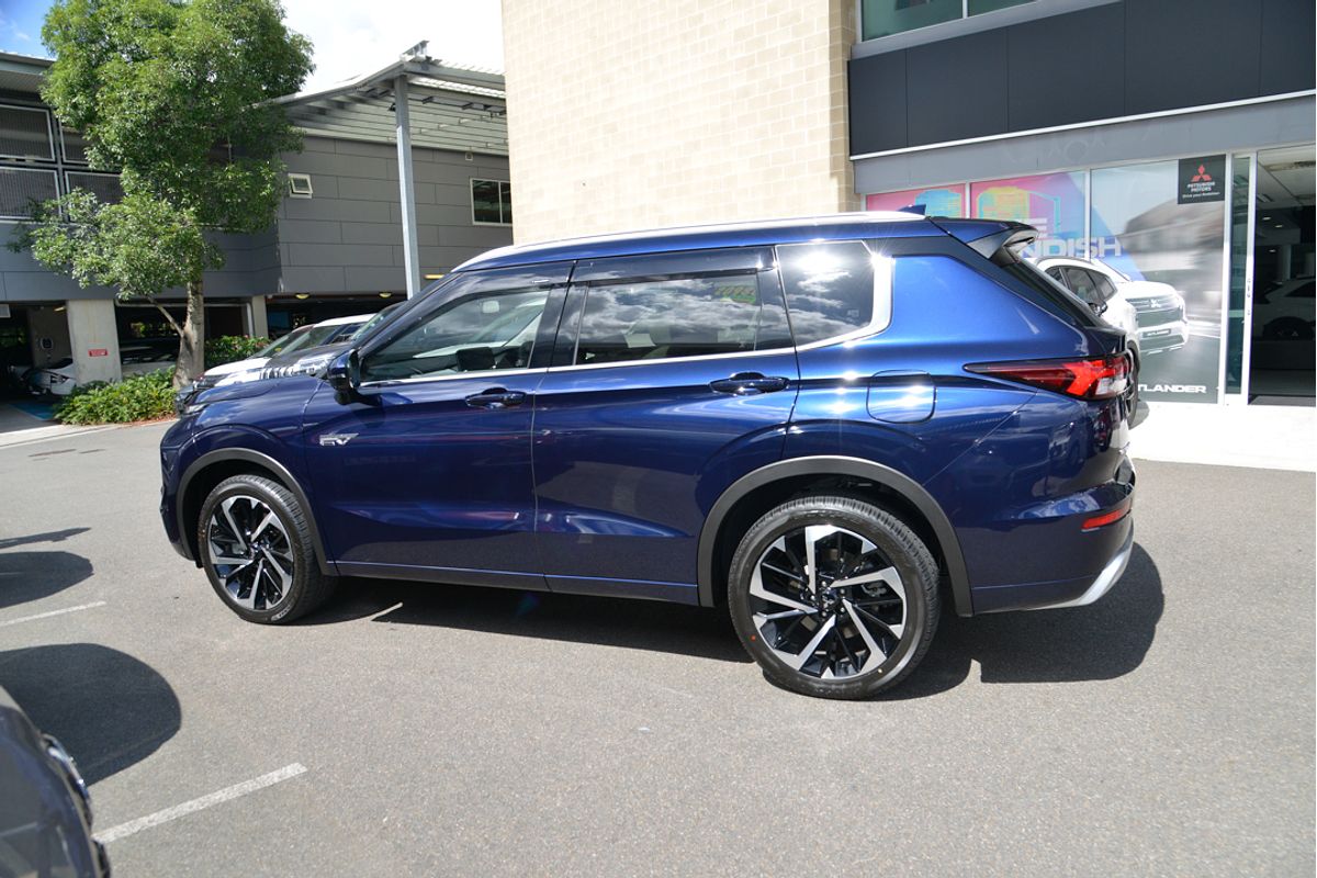 2024 Mitsubishi Outlander PHEV Exceed ZM