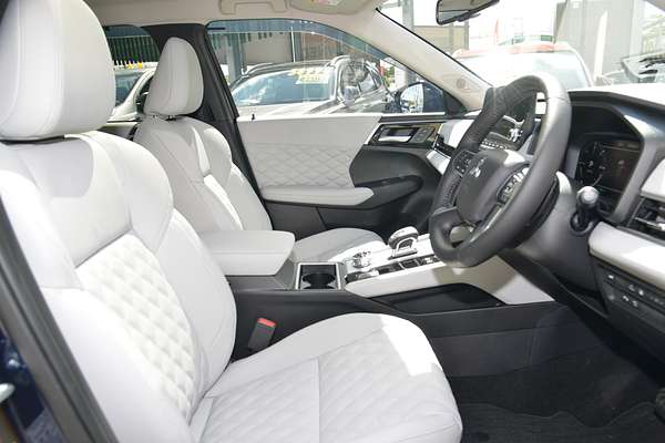 2024 Mitsubishi Outlander PHEV Exceed ZM