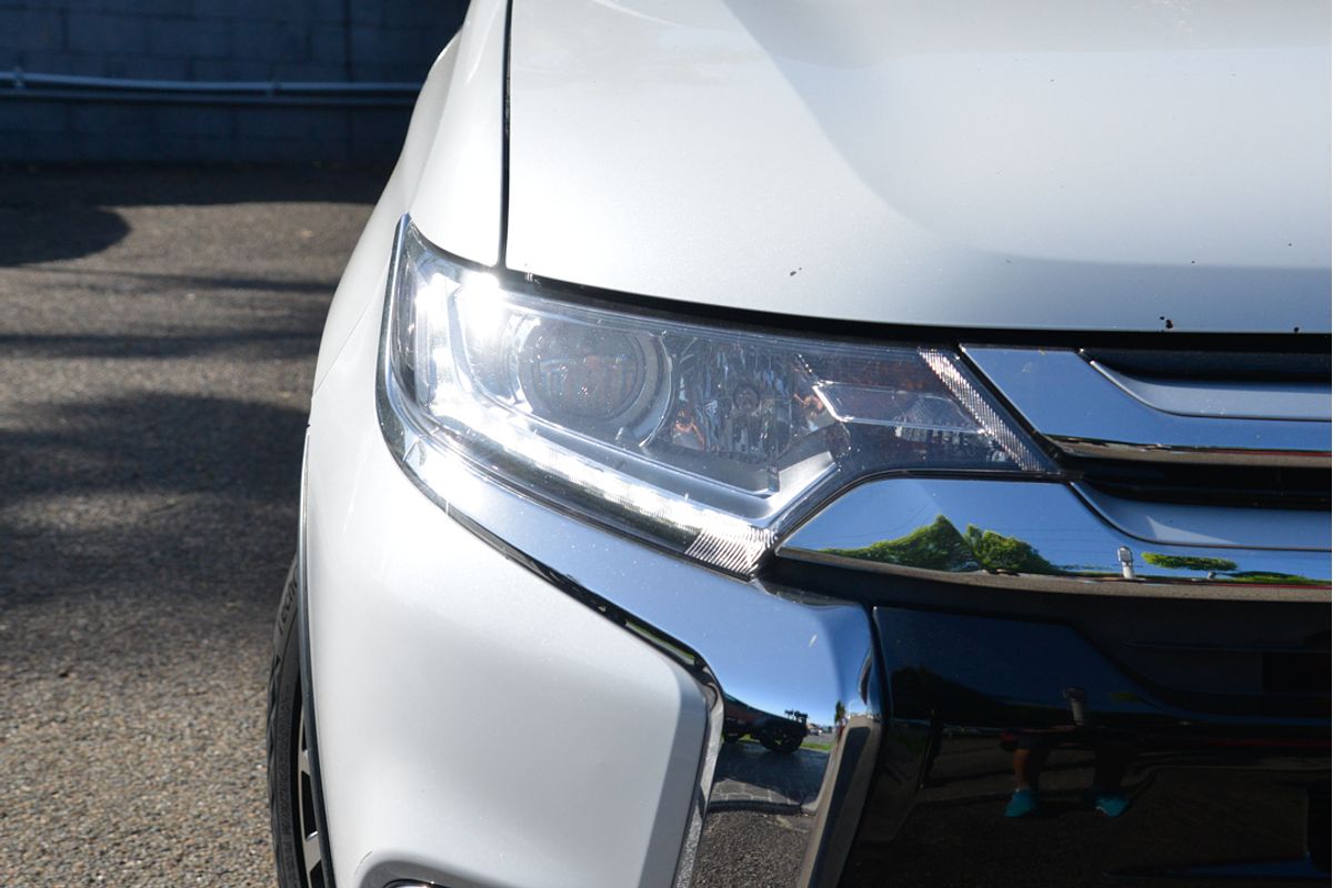 2017 Mitsubishi Outlander LS Safety Pack ZK