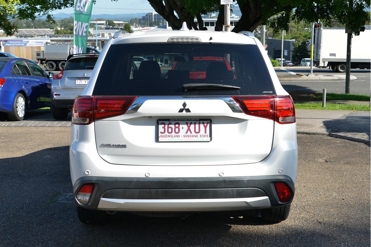 2017 Mitsubishi Outlander LS Safety Pack ZK