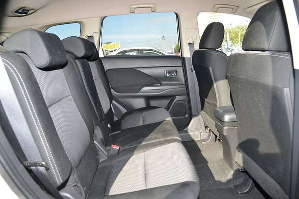 2017 Mitsubishi Outlander LS Safety Pack ZK