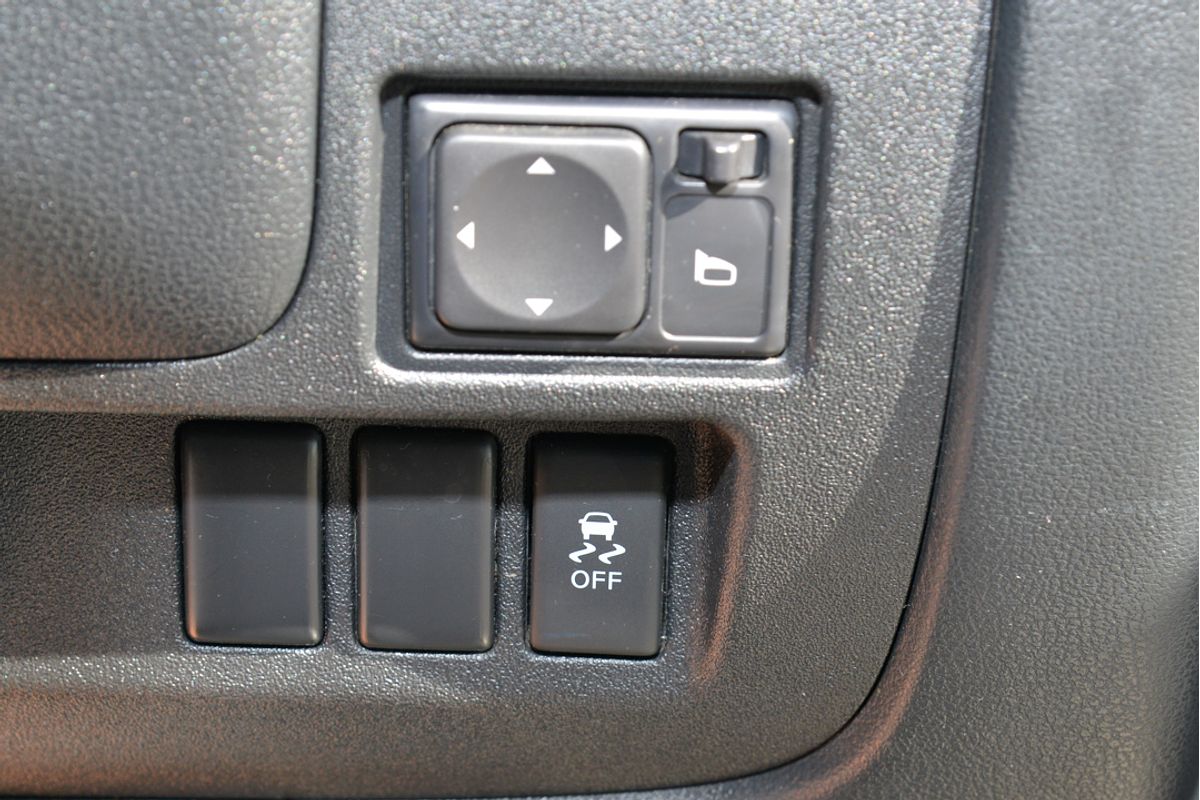 2013 Nissan Almera ST N17