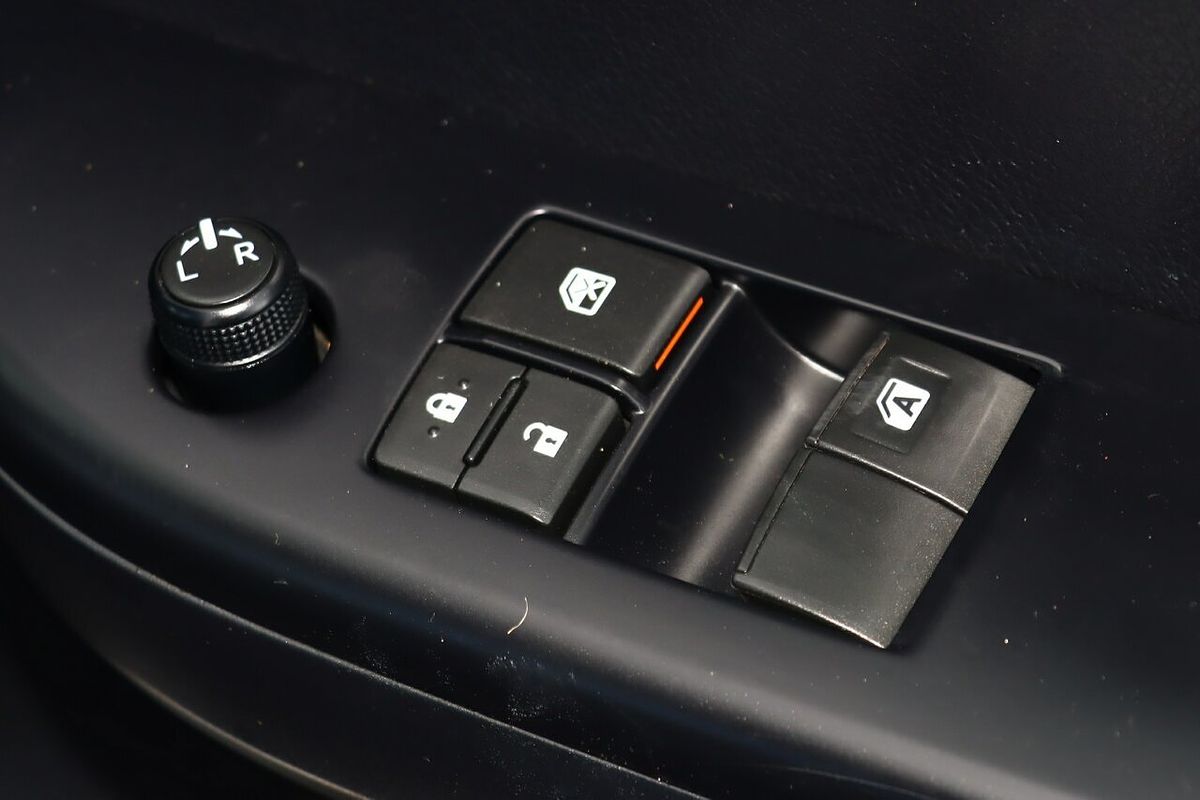2019 Toyota Hilux SR GUN126R 4X4