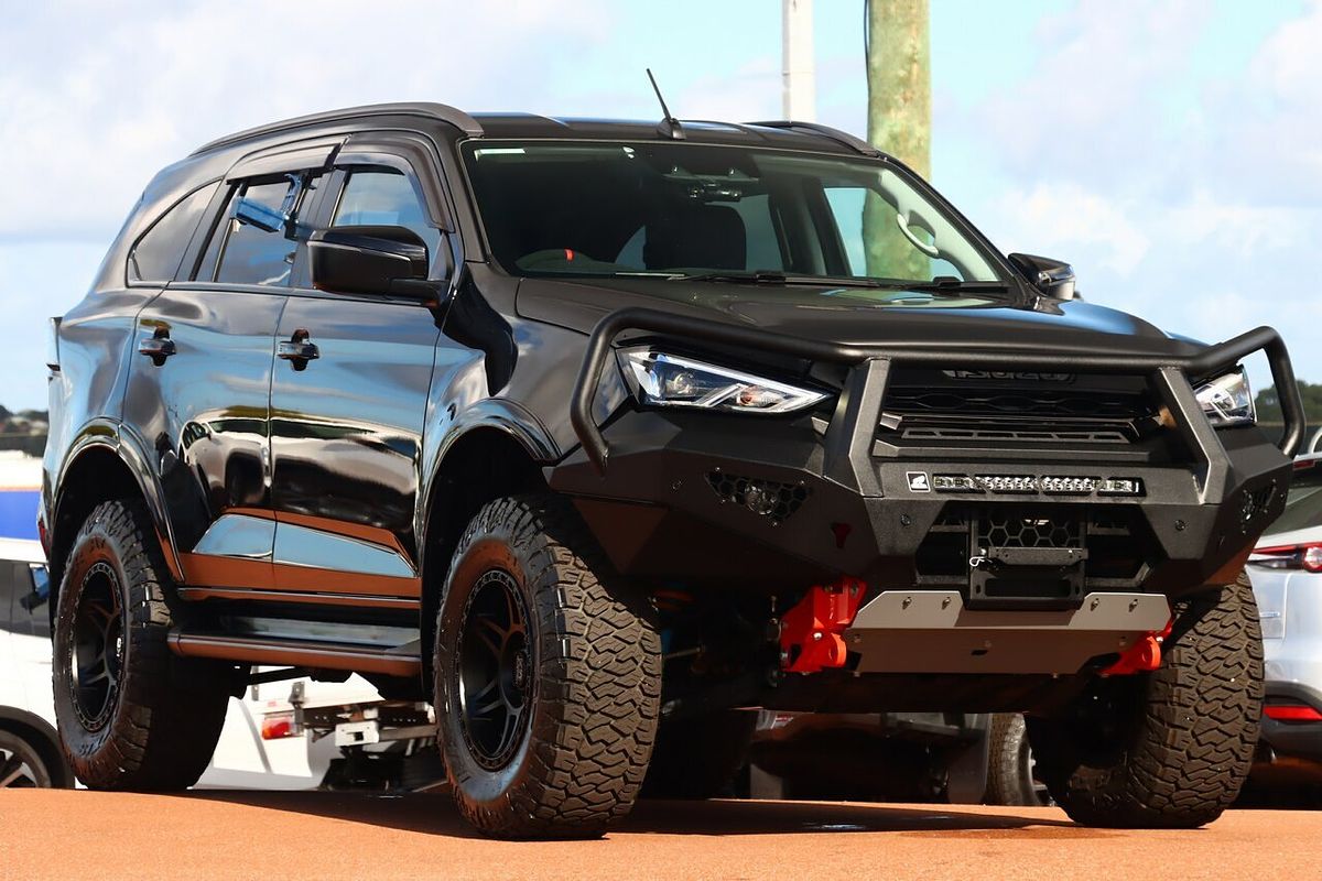 2023 Isuzu MU-X LS-T