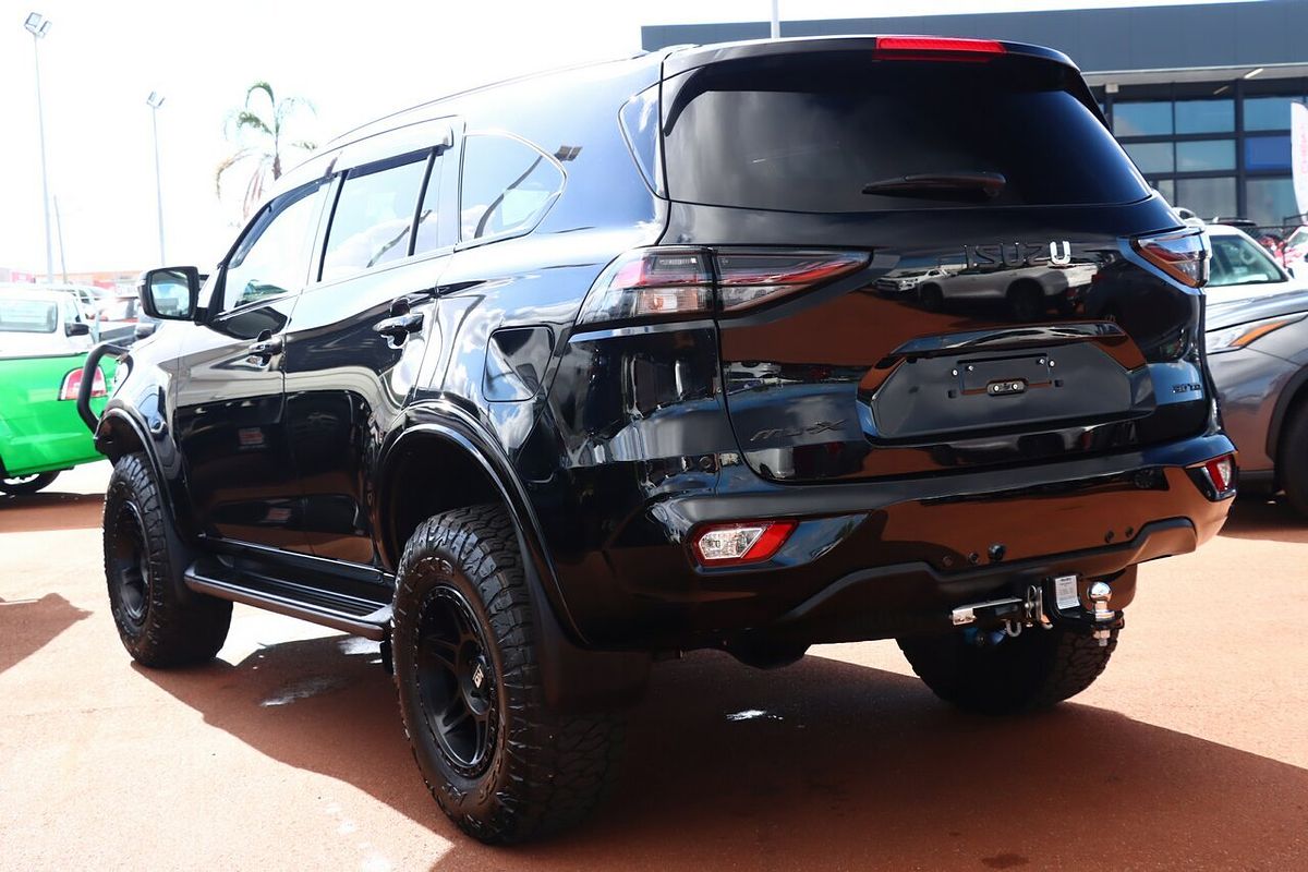 2023 Isuzu MU-X LS-T