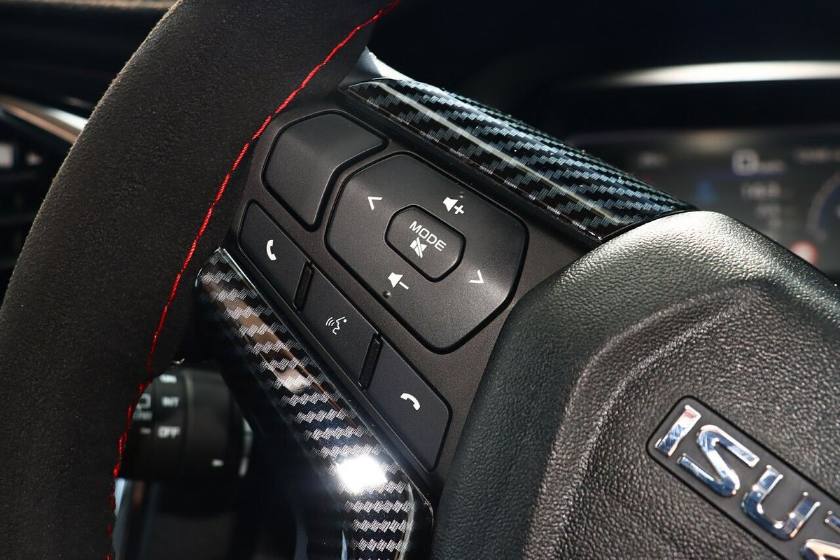 2023 Isuzu MU-X LS-T