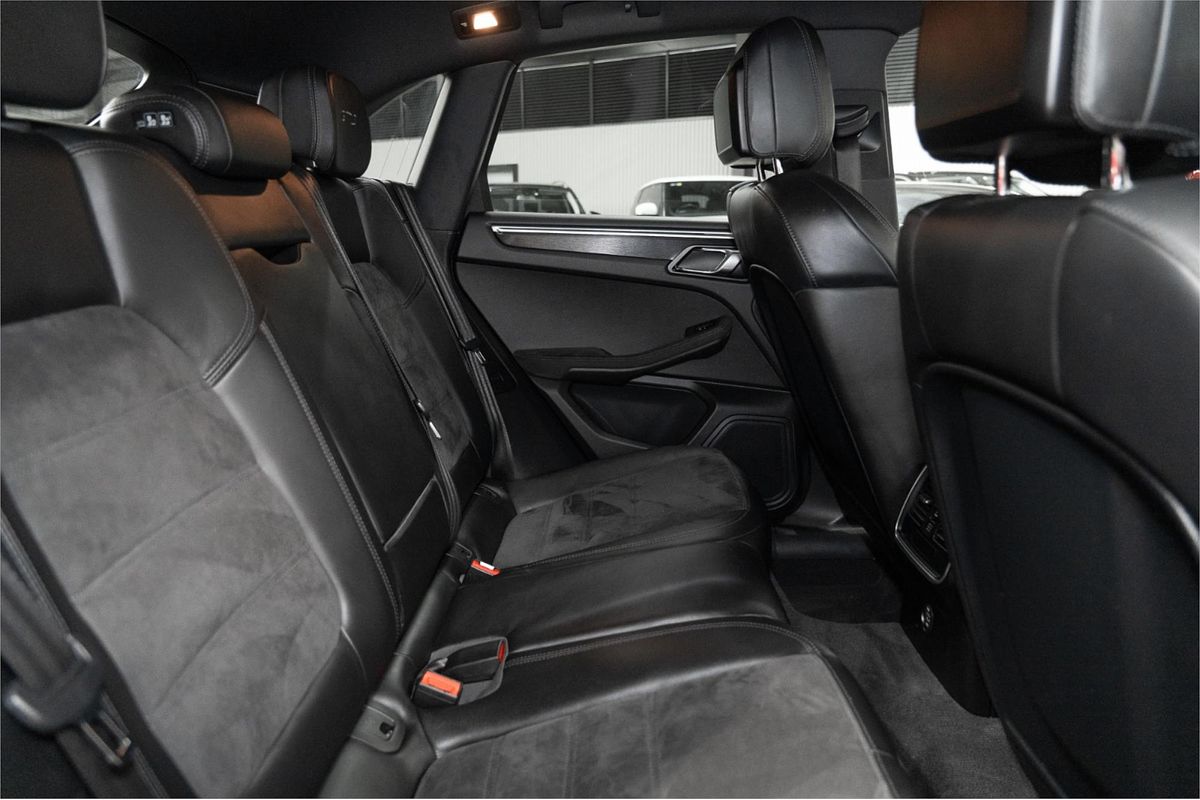 2016 Porsche Macan GTS 95B
