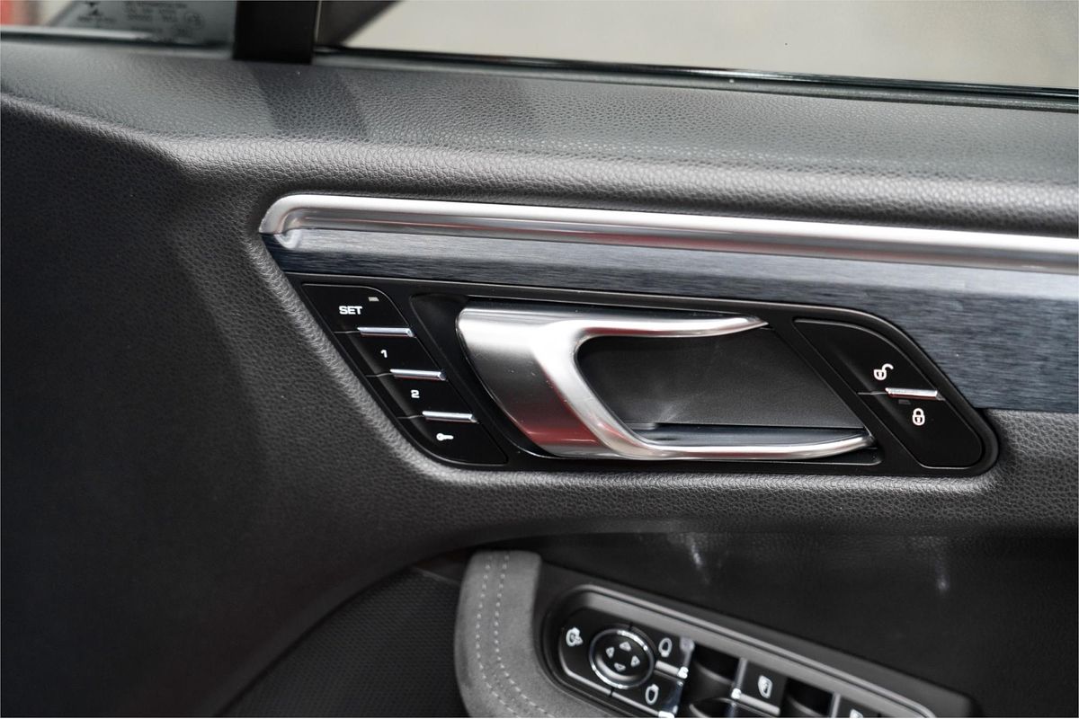 2016 Porsche Macan GTS 95B
